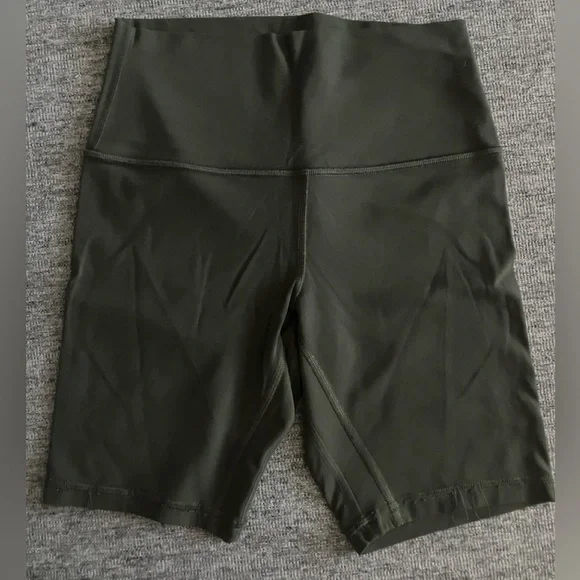 Lululemon Align 8” short - size 6 - Olive green - Picture 6 of 6